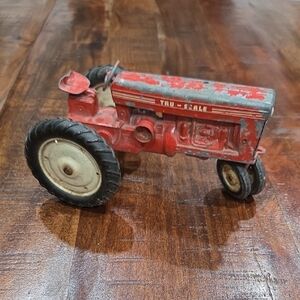 Carter Tru-Scale Die Cast Vintage Red Toy Tractor